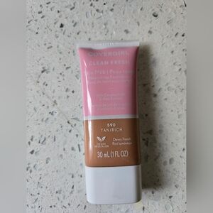 COVERGIRL Clean Fresh Skin Milk Foundation - Tan/Rich